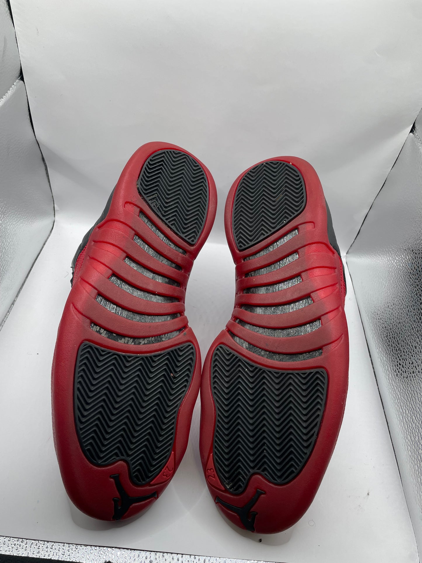 Jordan 12 “Flu Game” sz 11