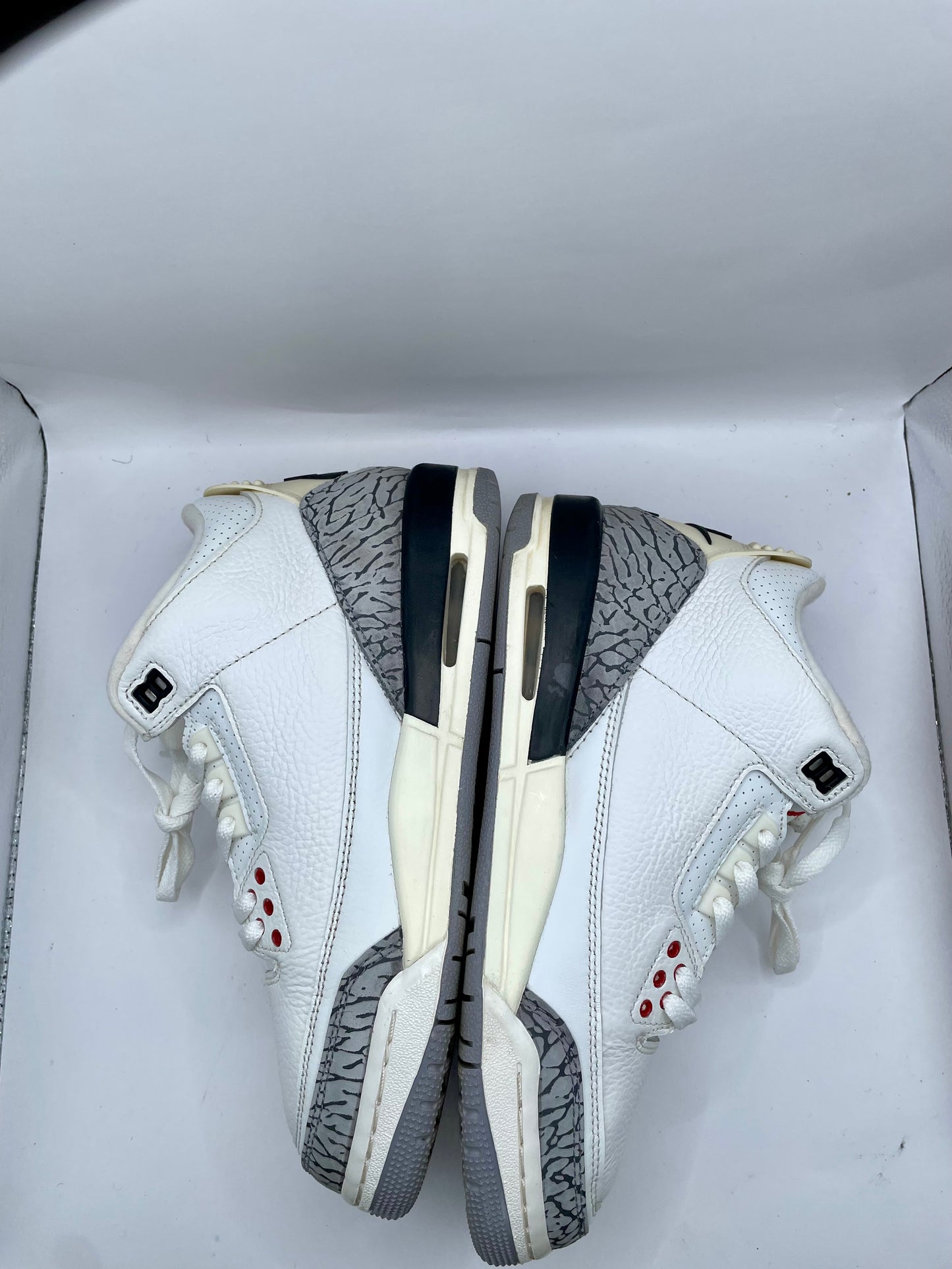 Jordan 3 “White cement reimagined” sz 7y