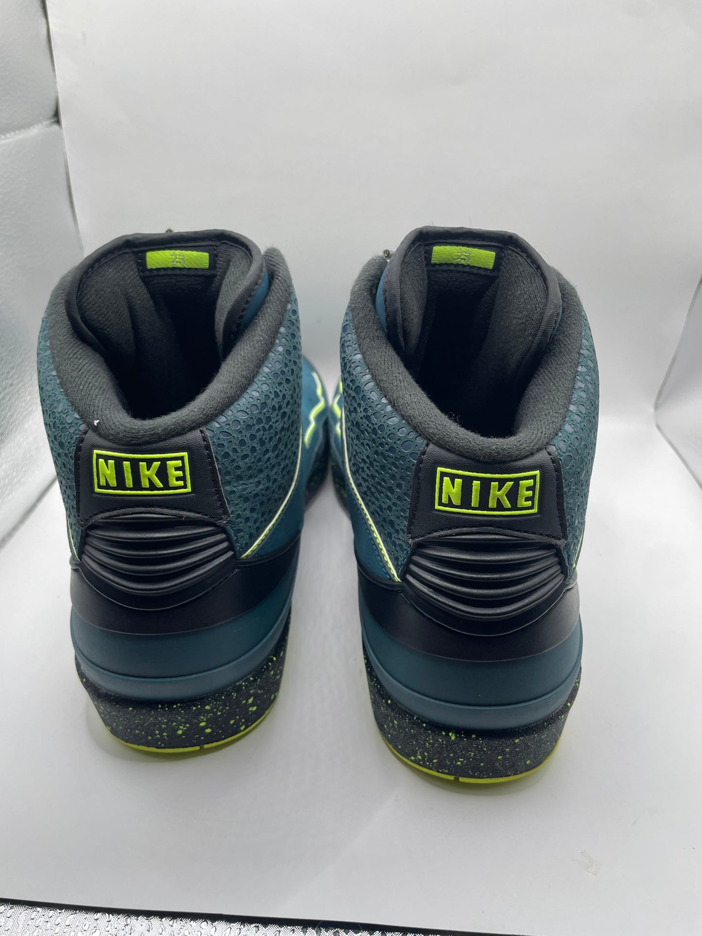 Jordan 2 “Night Shade” sz 11