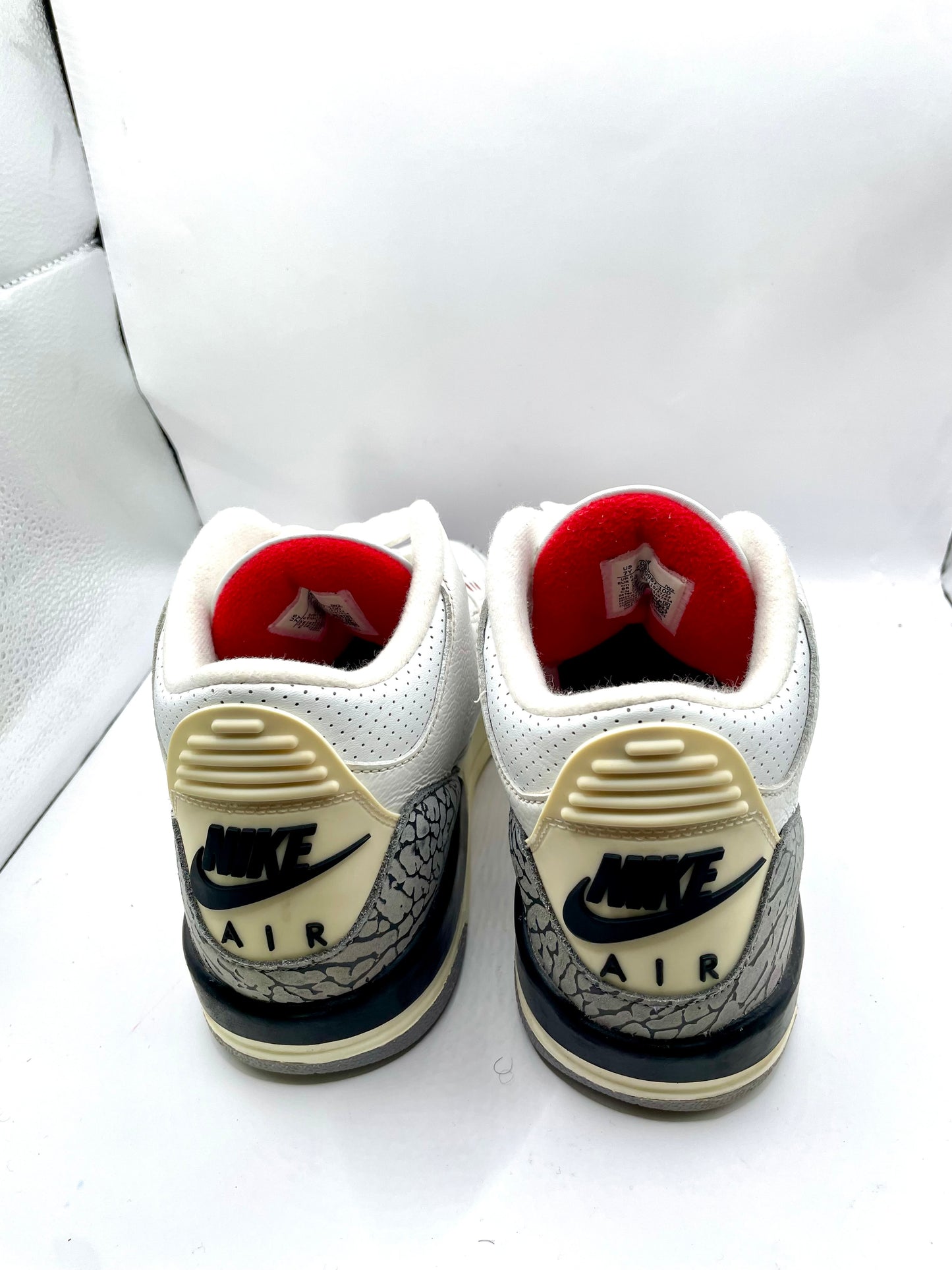 Jordan 3 “White cement reimagined” sz 7y