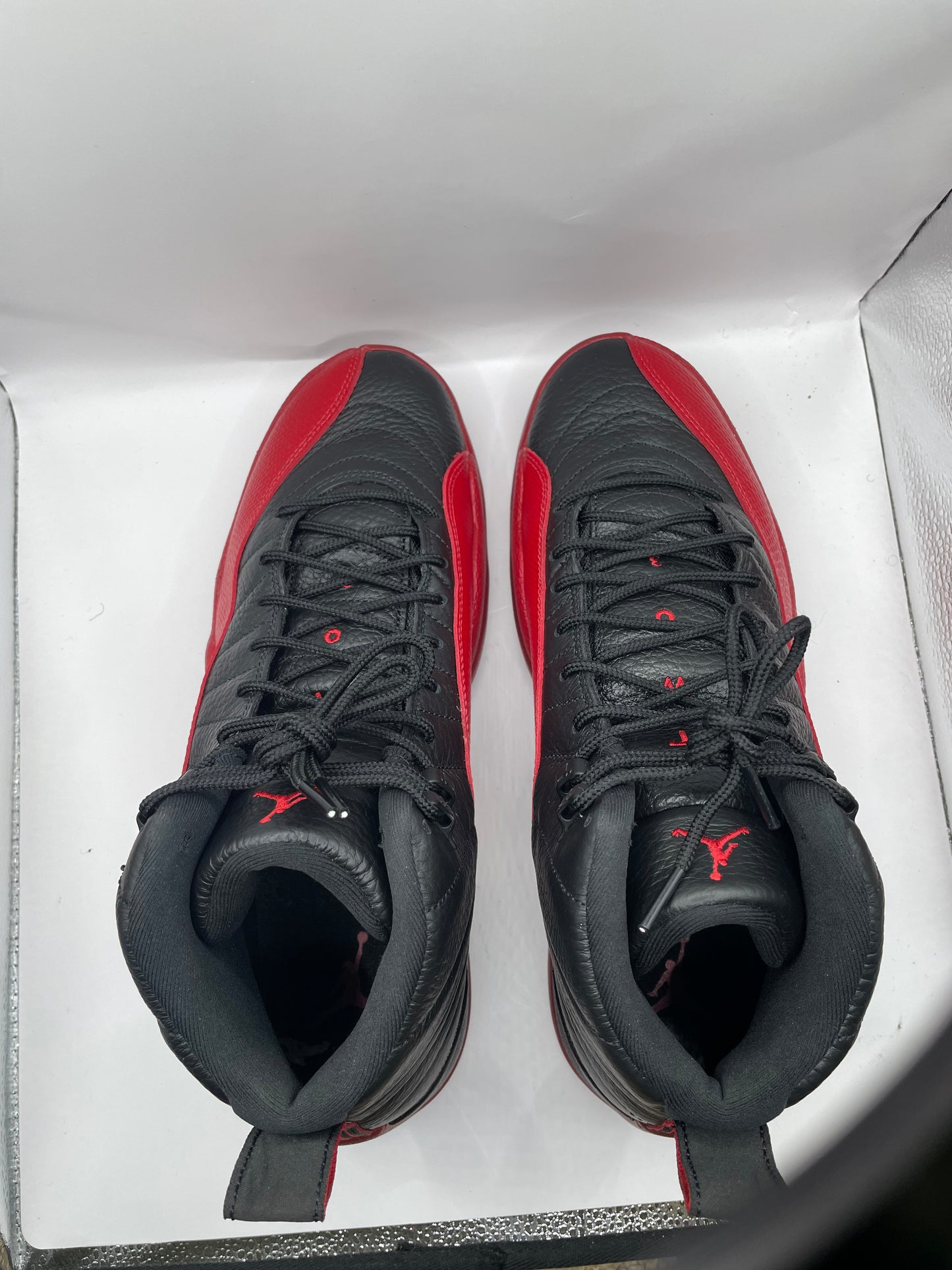 Jordan 12 “Flu Game” sz 11