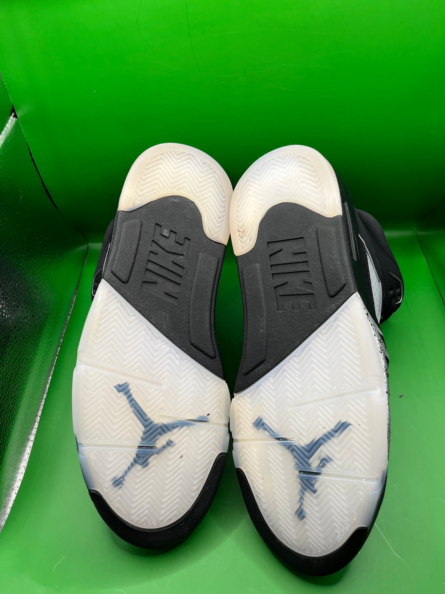 Jordan 5 “Metallic ReImagined” Sz 9.5