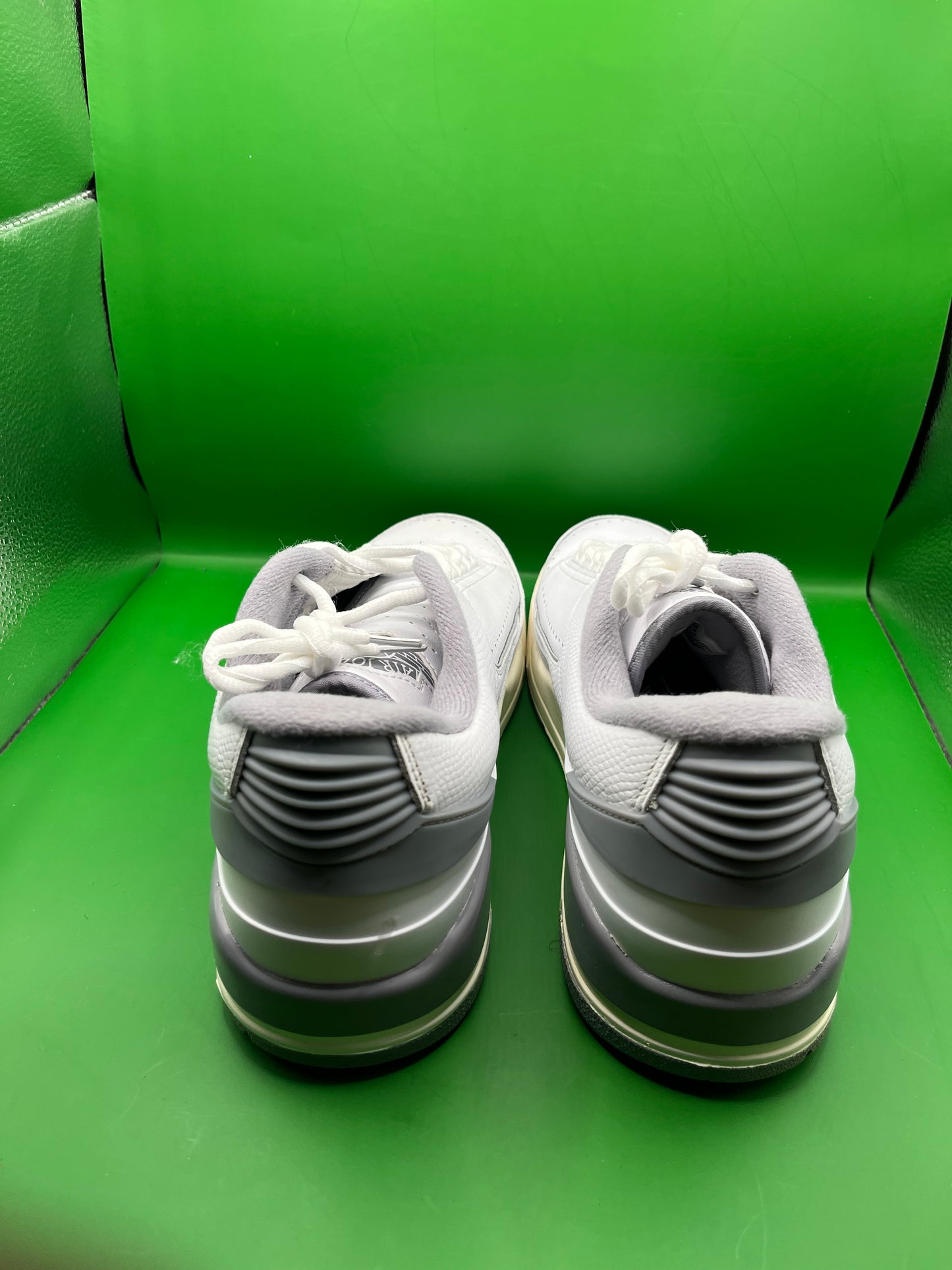 Jordan 2/3 “White cement” Sz 9